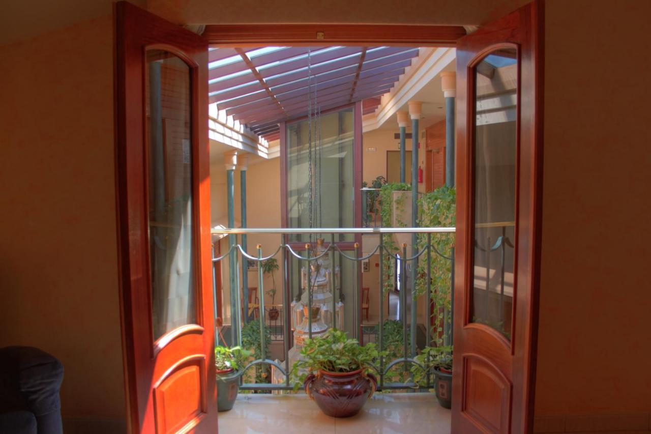Hotel Avenida Beas de Segura Pokoj fotografie